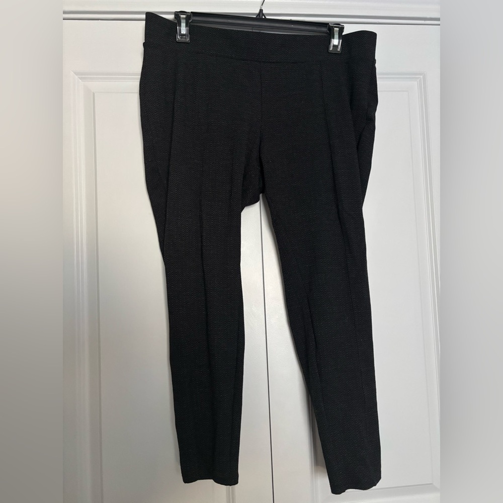 Time and Tru Black and White Patterned Pants